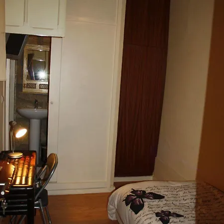 Residencia Pedra Antiga