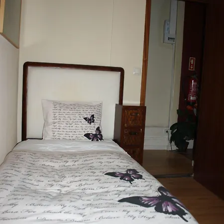 Residencia Pedra Antiga Pensión 3*
