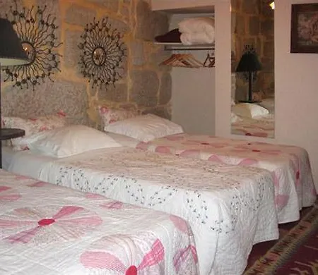 Residencia Pedra Antiga Guest house