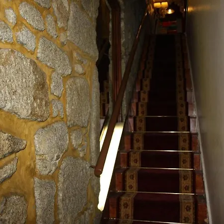 Residencia Pedra Antiga בית הארחה